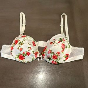 Dolce & Gabbana floral bra size 38B.
